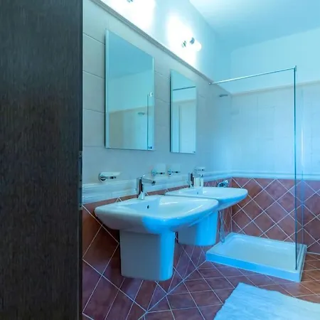 Luxury 2 Bedroom In Sozopolis سوزوبول